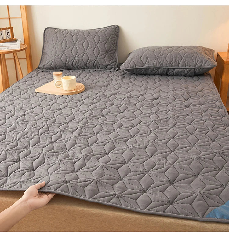 Durable Waterproof Mattress Protector – Anti-Spill & Stain Resistant
